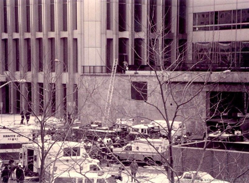 Mặc dù vụ đánh bom khủng bố đã không gây thiệt hại đáng kể cho cấu trúc chính của tòa nhà chọc trời này, sáu người đã thiệt mạng và hơn 1.000 người bị thương.