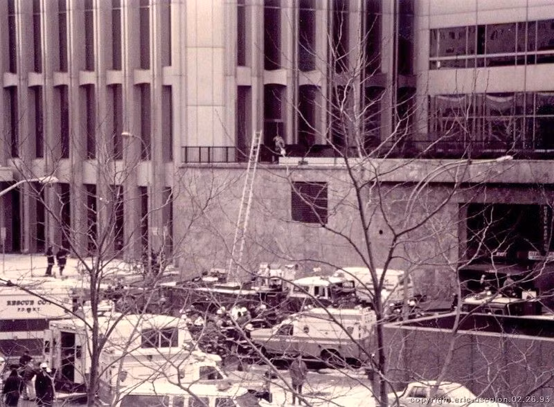 Mặc dù vụ đánh bom khủng bố đã không gây thiệt hại đáng kể cho cấu trúc chính của tòa nhà chọc trời này, sáu người đã thiệt mạng và hơn 1.000 người bị thương.