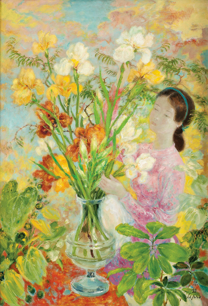 Cô gái bên lọ hoa diên vĩ (La Femme aux Iris), tranh sơn dầu của danh họa Lê Phổ. Bức tranh được trả 687.500 HKD (trên 2 tỉ đồng) trong phiên đấu giá ở Hồng Kông năm 2010.