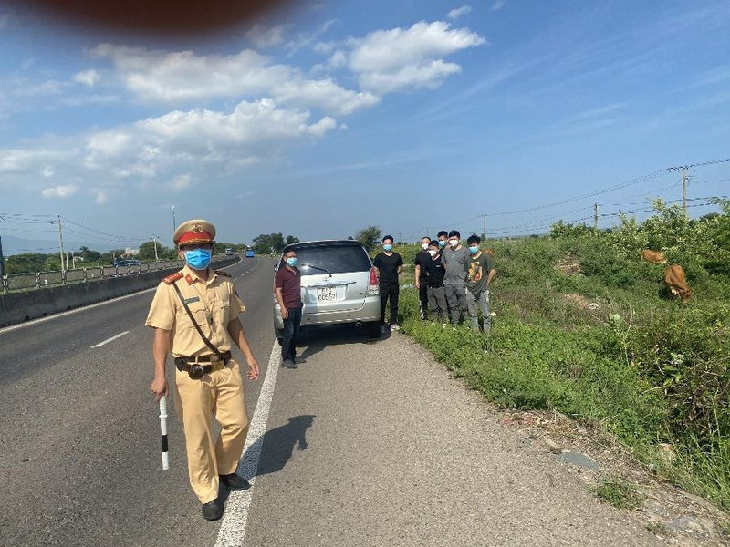 Them 4 nguoi Trung Quoc nghi nhap canh trai phep bi bat giu o Ninh Thuan