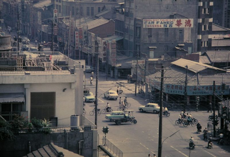 Một ngã tư ở thành phố Cao Hùng thập niên 1970.