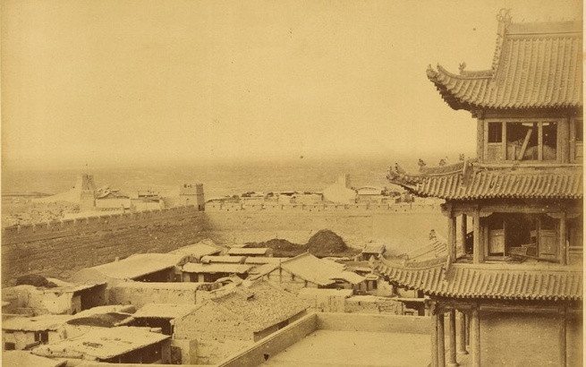 Khung cảnh ở pháo đài Gia Dục Quan ở cực Tây Vạn Lý Trường Thành, tỉnh Cam Túc, 1875.