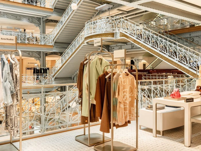 "Sẽ mất một đến hai năm để khách du lịch thực sự quay trở lại. Hiện tại, chúng tôi muốn thu hút người dân Paris đến với La Samaritaine", Bloomberg dẫn lời Eleonore De Boysson - Chủ tịch khu vực Tập đoàn DFS. Ảnh: LVMH.