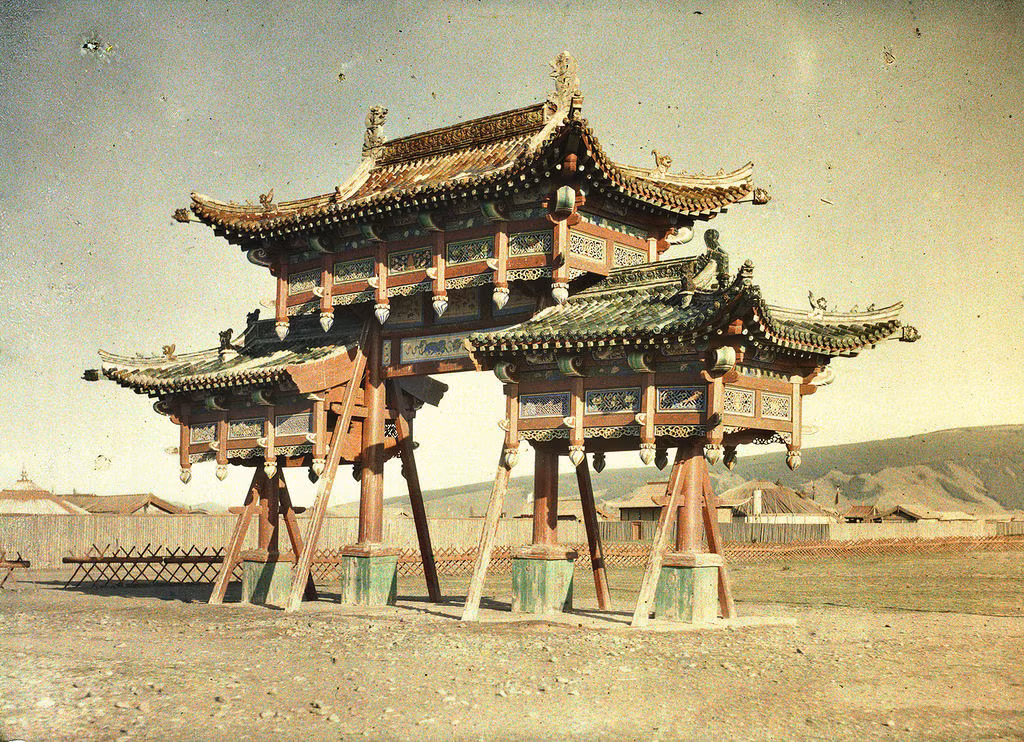 Khải hoàn môn ở Hoàng cung Urga.