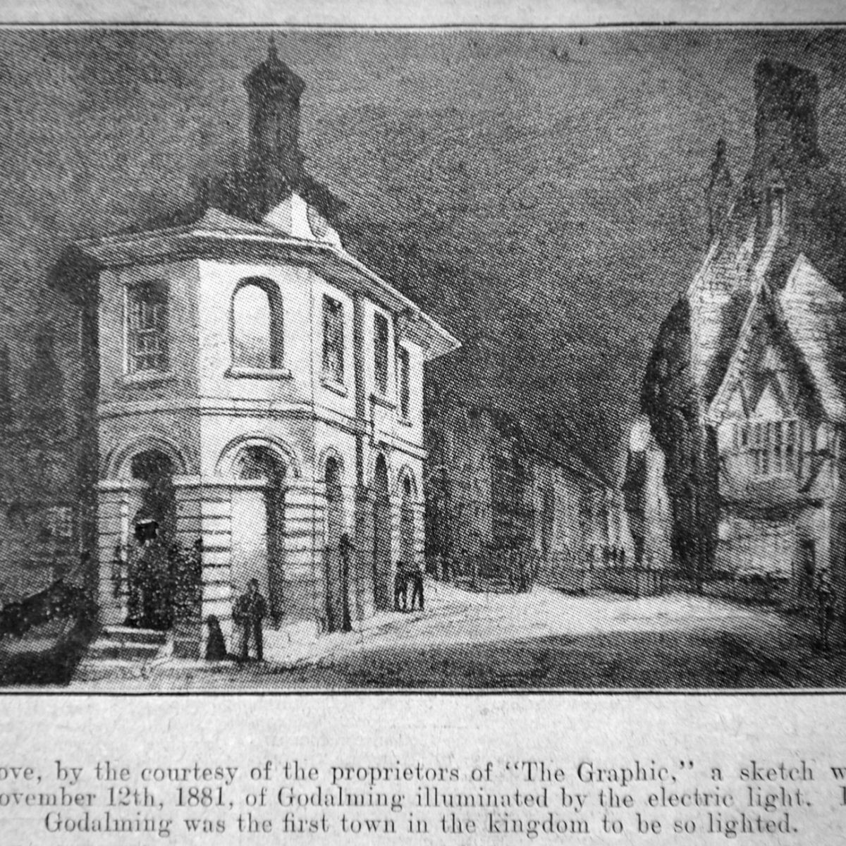 Năm 1881, thị trấn Godalming, Surey, Anh đã mắc dây điện để chiếu sáng các con phố, khép lại kỷ nguyên đèn khí đốt.
