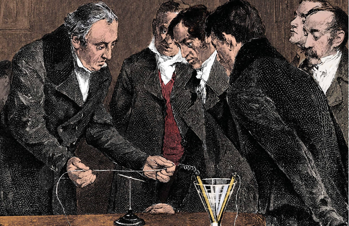 Năm 1820, nhà vật lý Đan Mạch Hans Christian Oersted nhận thấy nam châm bị tác động khi để gần một sợi dây dẫn nối với pin, từ đó ông phát hiện ra mối quan hệ giữa nam châm và điện.