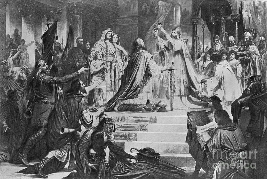 Mặc dù việc phong danh hiệu này không trao thêm quyền lực cho Charlemagne, nó cũng hợp pháp hóa việc cai trị của ông trên lãnh thổ Italia, đồng thời khôi phục lại truyền thống đế quốc của đế chế Tây La Mã trước đây.