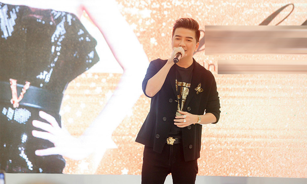 Nói về Hà Hồ, Đàm Vĩnh Hưng chia sẻ rằng anh luôn nể phục tinh thần làm việc không ngừng nghỉ của đàn em và hy vọng Hồ Ngọc Hà luôn thành công và hạnh phúc.