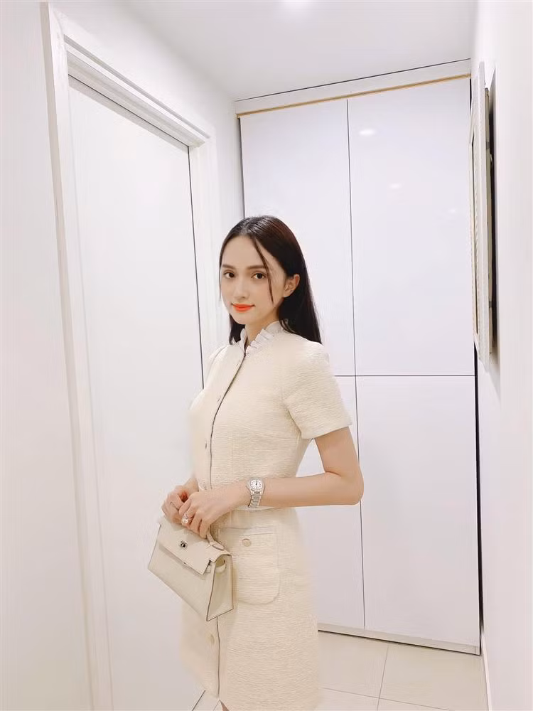 Matt Liu - Hương Giang là cặp đôi đình đám bước ra từ chương trình hẹn hò Người ấy là ai mùa 3. Tính đến thời điểm hiện tại, doanh nhân Singapore và mỹ nhân chuyển giới đã có 6 tháng hẹn hò, cuộc tình vẫn trên đà thăng hoa.