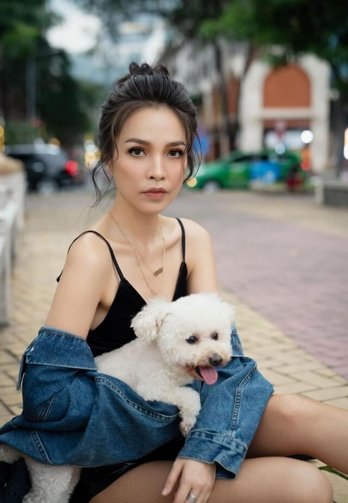 Sao Việt 29/11: Hiền Thục gần chạm ngưỡng 40 vẫn khiến fan bất ngờ bởi sắc vóc trẻ trung.