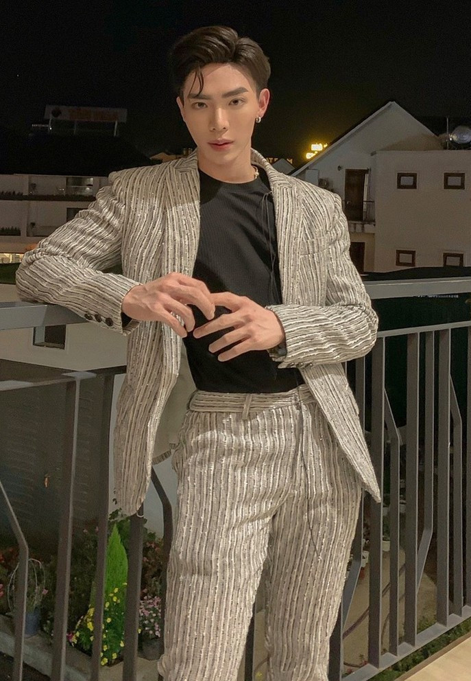 Erik phấn khởi khi được chạy show liên tục dù lịch làm việc dày đặc.