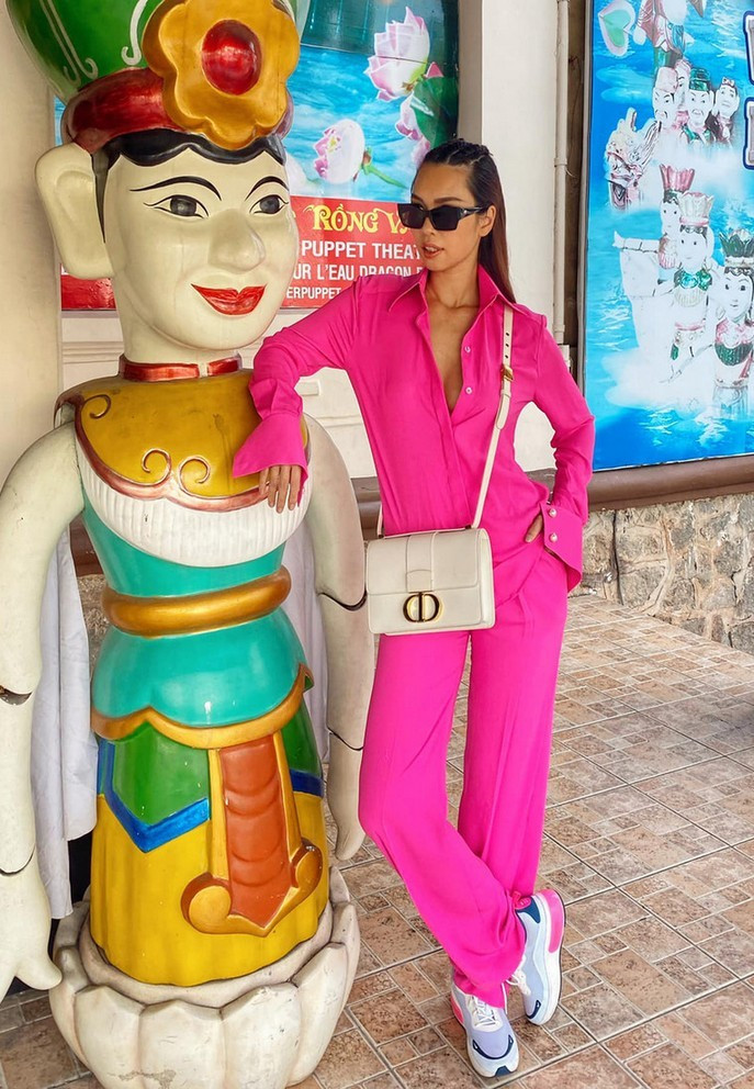 Hà Anh nổi bật trong chuyến du lịch khám phá văn hóa truyền thống Campuchia.