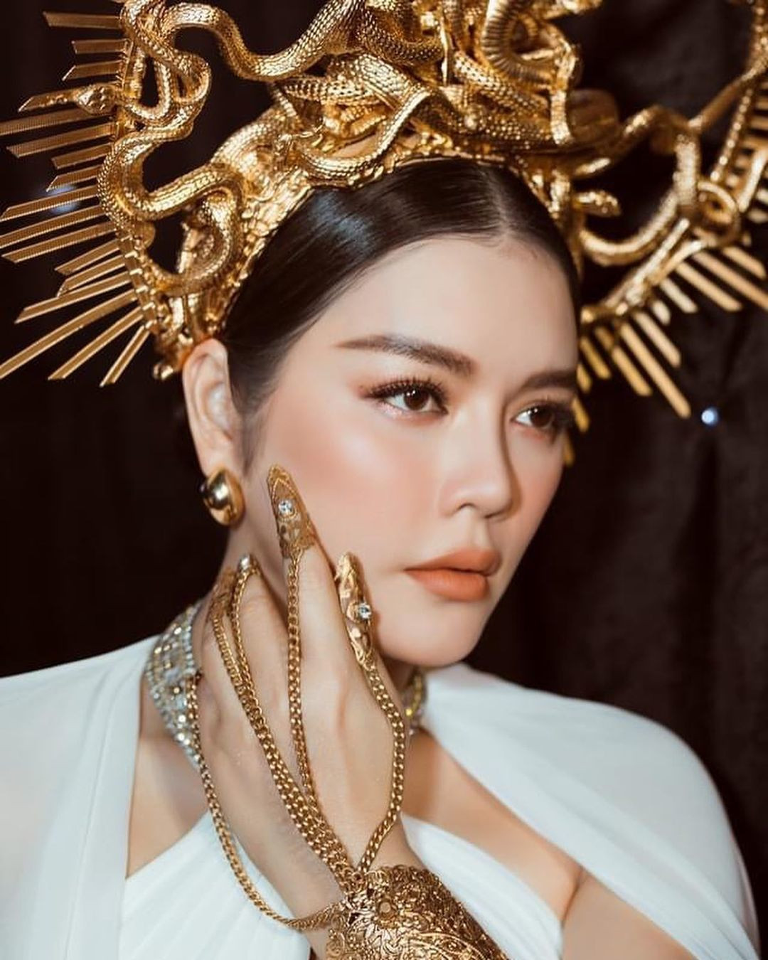 Lý Nhã Kỳ đẹp không tì vết.