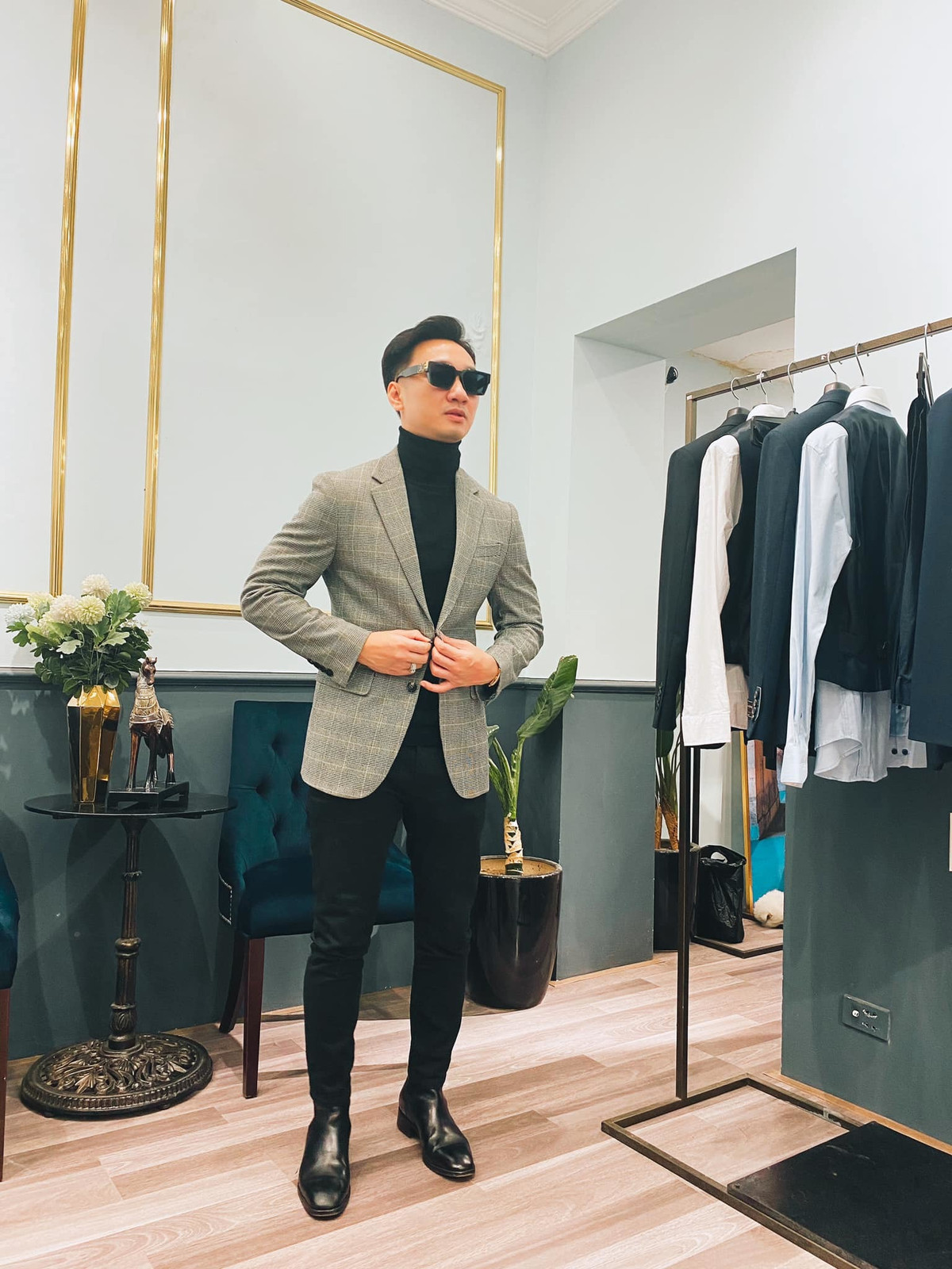 MC Thành Trung than gầy đi 2-3kg nhưng vẫn vui vì có việc làm trong mùa dịch. Anh cũng cầu mong dịch sớm qua đi.