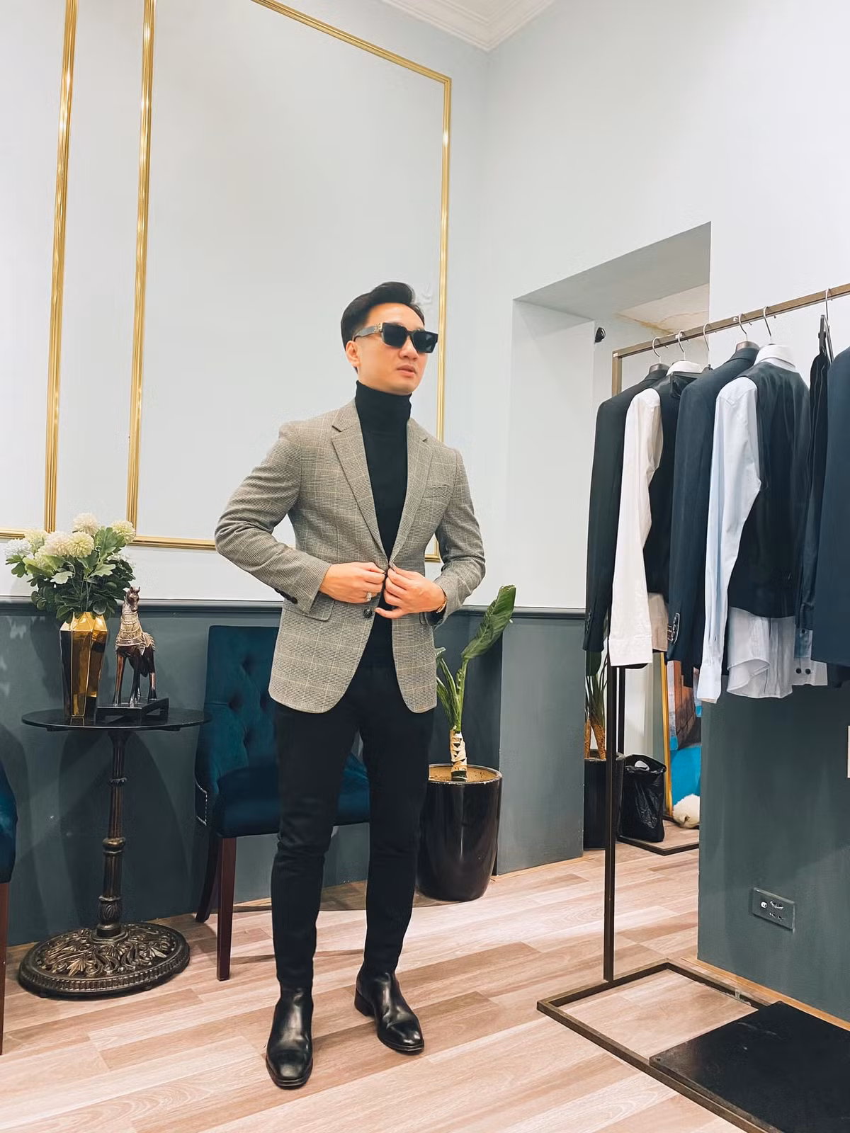 MC Thành Trung than gầy đi 2-3kg nhưng vẫn vui vì có việc làm trong mùa dịch. Anh cũng cầu mong dịch sớm qua đi.