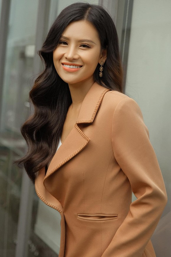 Thai Thi Hoa noi gi khi truot top 20 Hoa hau Trai dat 2020?