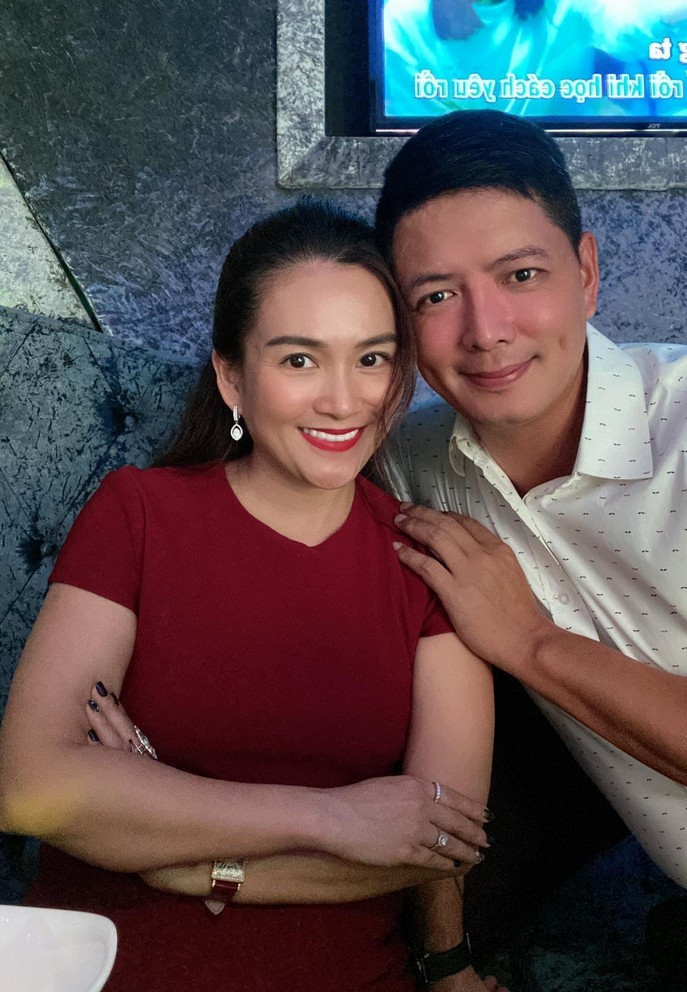  Tin tức Sao Việt hôm nay ngày 6/11: Vợ chồng MC Bình Minh "trốn" các con hẹn hò riêng hâm nóng tình cảm.