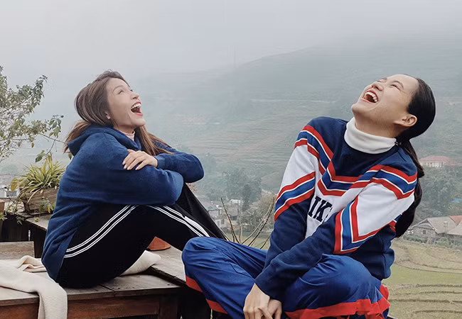 Diễn viên Khả Như và Lâm Vỹ Dạ thích thú vì cùng nhau có chuyến du lịch trải nghiệm ở Sa Pa.
