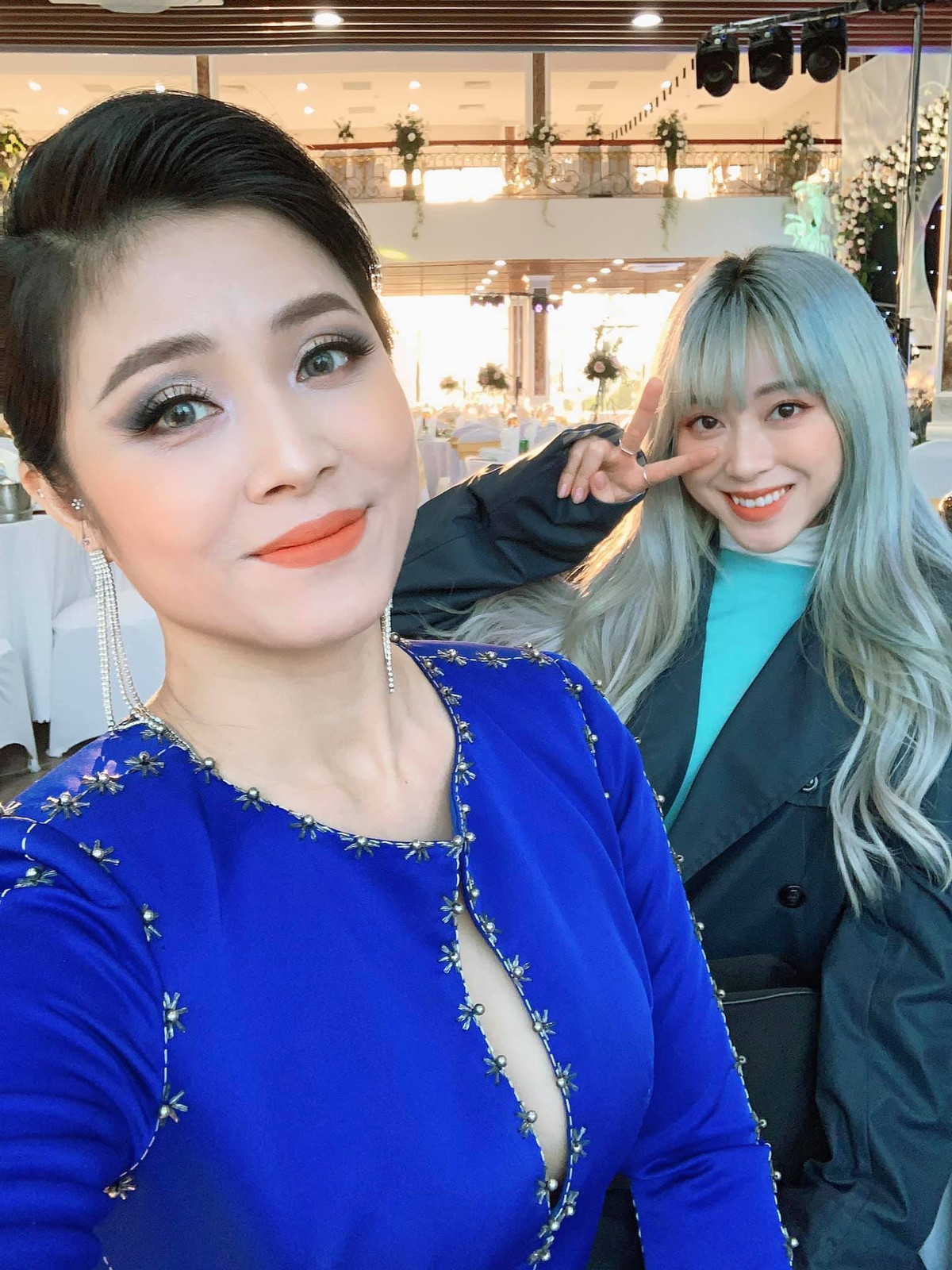 Sao Việt hôm nay 7/12: MC Hoàng Linh và em gái út rất thân thiết khi hai chị em thường xuyên đăng ảnh chụp chung vui vẻ trên mạng xã hội.