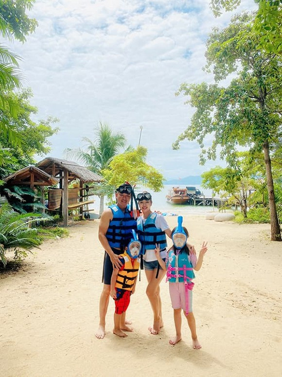 Gia đình Jennifer Phạm đi nghỉ dưỡng cùng nhau ở resort 5 sao tại Nha Trang.
