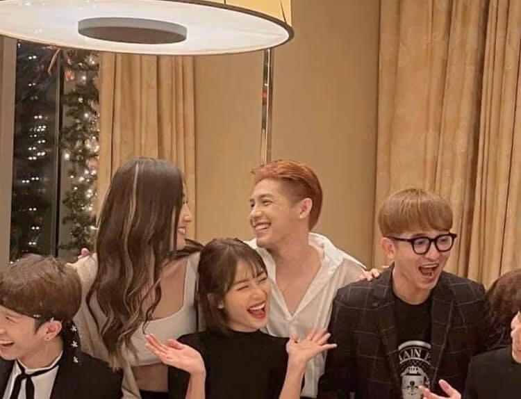 Khoảnh khắc như thể "chỉ có đôi ta trong thế giới này".