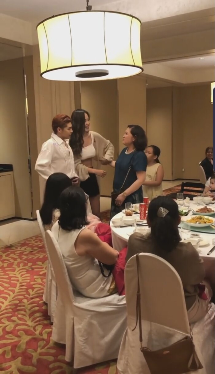 Mai Phuong Thuy xin loi vi mac do ngan gap me Noo Phuoc Thinh