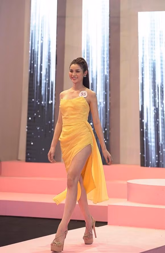 Host Hương Giang cho rằng nếu chỉ so gương mặt và không cần thi thố khả năng nào khác, Tường Vi chính là quán quân của năm nay. Tuy nhiên, nữ thí sinh được cho rằng cô thiếu nhiều kỹ năng khác như chụp ảnh, catwalk nên cuối cùng chọn về đội huấn luyện viên Hoàng Thùy.