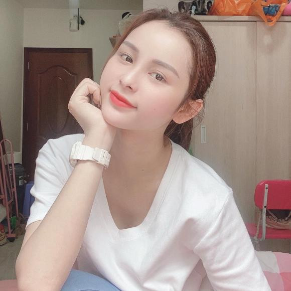 Ngoài đời, thí sinh Hoa hậu Chuyển giới Việt Nam 2020 này có hơn 11 nghìn lượt theo dõi trên Facebook. Cô nàng từng khoe body nóng bỏng khi diện bikini.