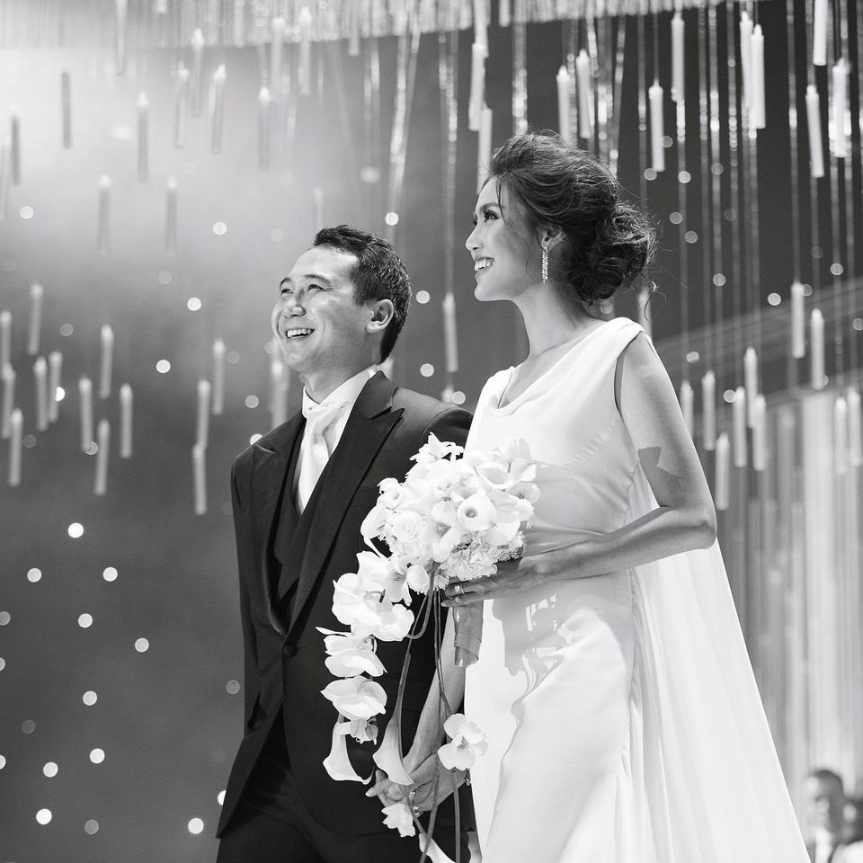 Lan Khuê tình tứ bên chồng đại gia kỷ niệm 1 năm cưới - Hình 2 Lan Khue tinh tu ben chong dai gia ky niem 1 nam cuoi-Hinh-2