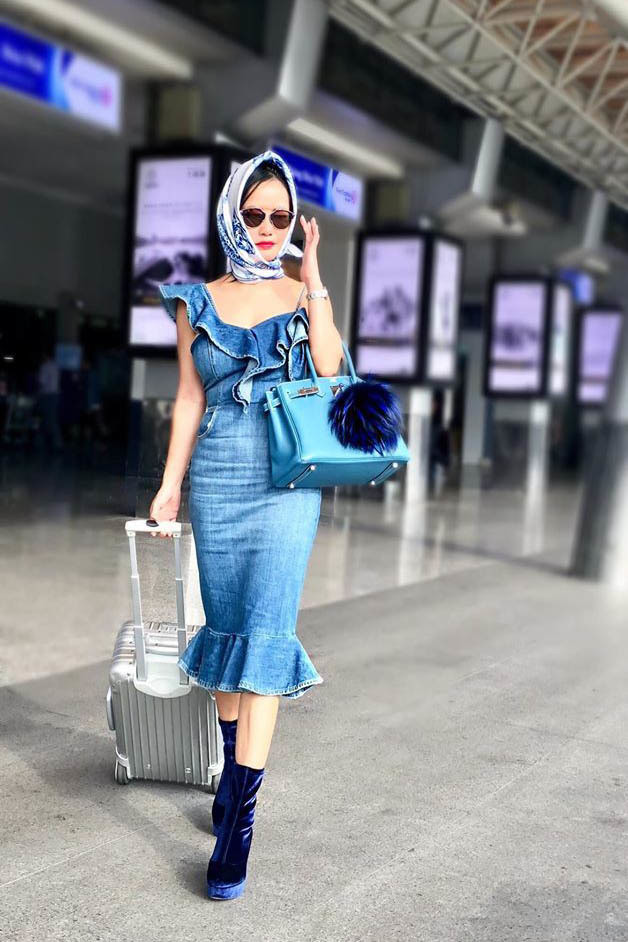 Được biết, bí quyết để duy trì phong độ nhan sắc và giữ dáng, Hồng Nhung kiên trì luyện tập yoga, tập gym trong nhiều năm.