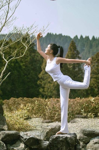 Sau khi công bố ly hôn chồng ngoại quốc bất ngờ vào năm 2018, diva Hồng Nhung có cuộc sống nhẹ nhàng, vui vẻ an yên bên hai con sinh đôi là bé Tôm và bé Tép.