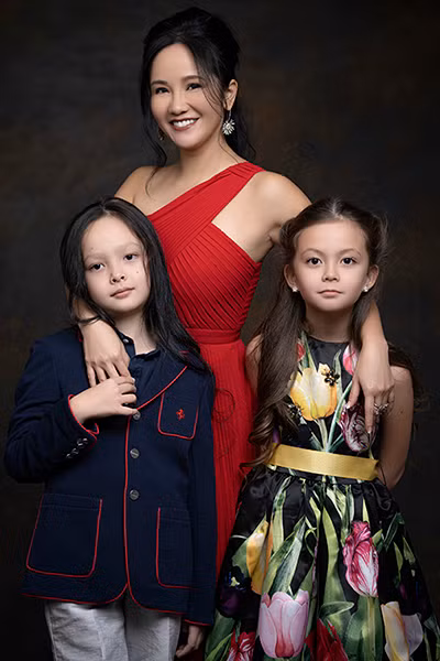 Hạnh phúc trong tình yêu và có cuộc sống vui vẻ có lẽ cũng chính là điều khiến diva ngày càng tươi trẻ.