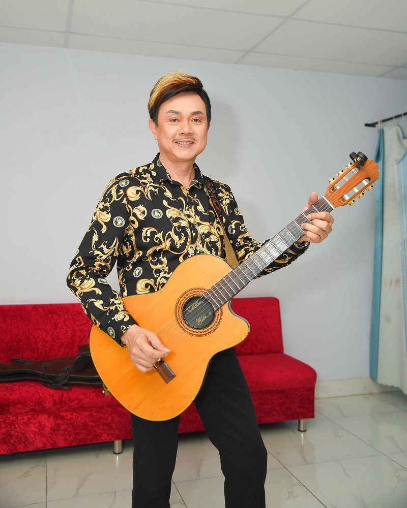 Chi Tai buc xuc bo show, Gia Bao hoi han xin loi