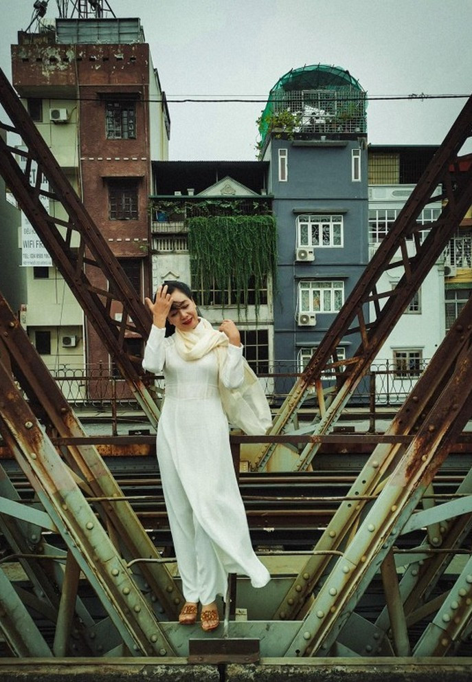 Ở tuổi 53, diễn viên Chiều Xuân nhận nhiều lời khen bởi nhan sắc nền nã, thanh lịch không thay điều nhiều so với thời trẻ.