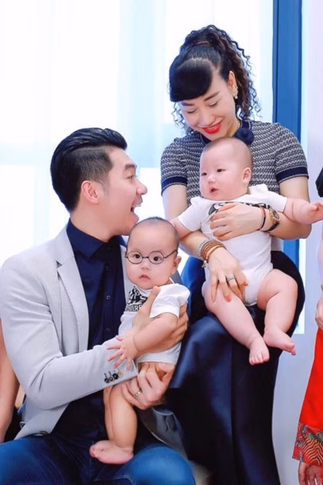 Quen biết một người phụ nữ hơn nhiều tuổi, Trương Nam Thành cũng nhận phải nhiều chỉ trích nhưng anh chưa bao giờ quan ngại chuyện bị đồn thổi lấy nữ doanh nhân hơn tuổi vì tiền. Trái lại, Nam Thành cùng Thu Huyền thường xuyên thể hiện tình yêu trên mạng xã hội bằng những bức ảnh ngọt ngào, lãng mạn.