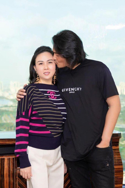 Quách Ngọc Ngoan còn hết lời ca ngợi và thổ lộ tình yêu công khai với vợ đại gia.