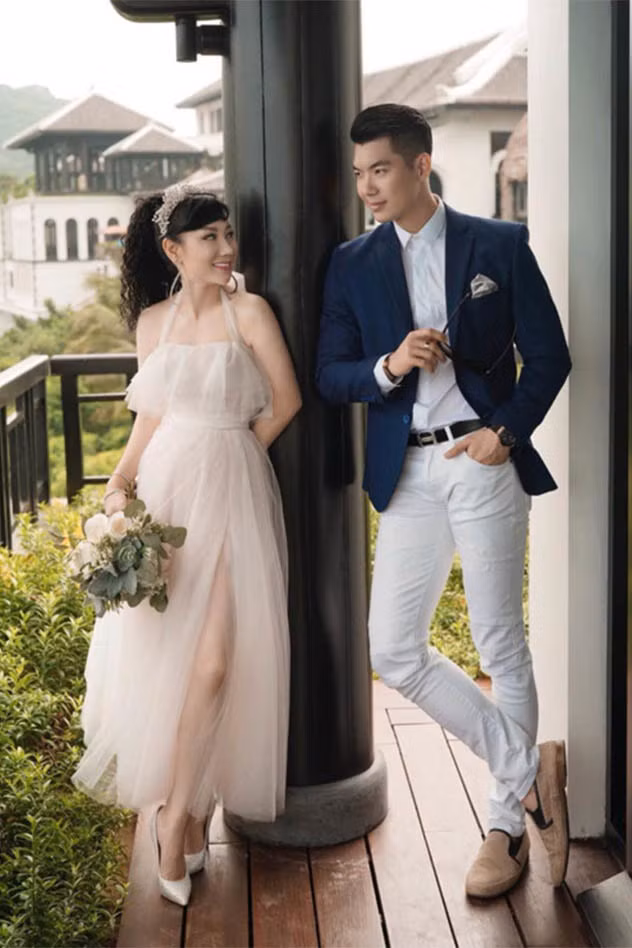  Trương Nam Thành: Trương Nam Thành và bà xã hơn 15 tuổi Thu Huyền công khai mối quan hệ tình cảm từ giữa năm 2017.