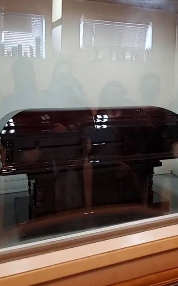 Đúng 13h (giờ địa phương) linh cữu cố nghệ sĩ chính thức được hỏa táng. Cố nghệ sĩ ra đi trong niềm tiếc thương của khán giả trên cả nước. Dù Chí Tài có ra đi mãi mãi nhưng hình ảnh một người nghệ sĩ tài hoa, yêu thương và luôn cháy hết mình trên sân khấu sẽ trong mãi kí ức của mỗi người.