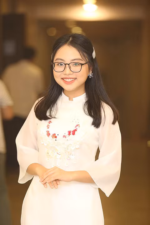 Nổi tiếng sớm, Phương Mỹ Chi cũng không may vấp phải những ồn ào khi làm nghề như bị tố chảnh chọe, vô ơn với cô ruột...