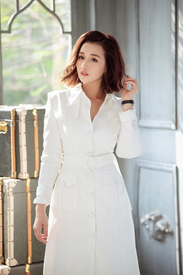 Lã Thanh Huyền hiện đang là tổng giám đốc một công ty riêng và điều hành hệ thống siêu thị gia đình. Cô gần như có trong tay mọi thứ mà bất kể phụ nữ nào cũng mơ ước.