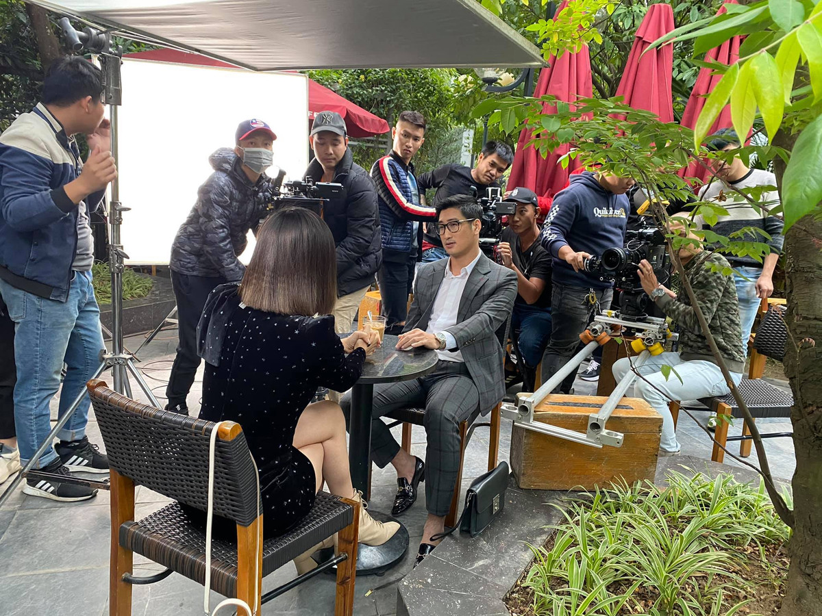 Hiện các diễn viên vẫn tiếp tục quay các tập sau và theo chia sẻ của diễn viên Kiều Anh thì Hồ sơ cá sấu sẽ còn phải quay hơn 1 tháng rưỡi nữa mới hoàn thành.