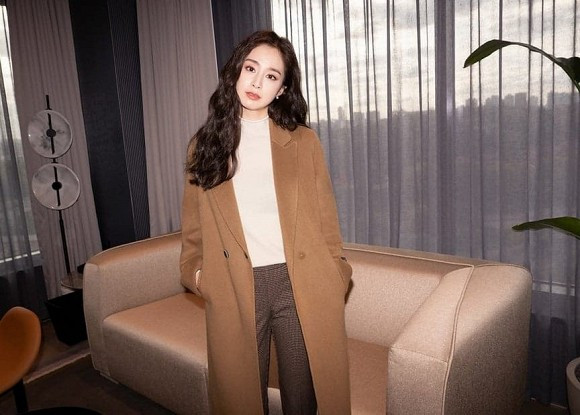 Giờ trong mắt họ chỉ có một Kim Tae Hee duyên dáng, ngọt ngào và sang chảnh.