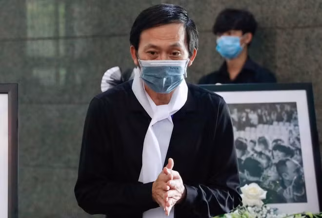 Thuc hu Hoai Linh lam benh trong luc lo tang le NS Chi Tai-Hinh-2