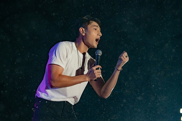 Isaac chia sẻ khoảnh khắc được "cháy" hết mình phục vụ fan trong một chương trình âm nhạc.