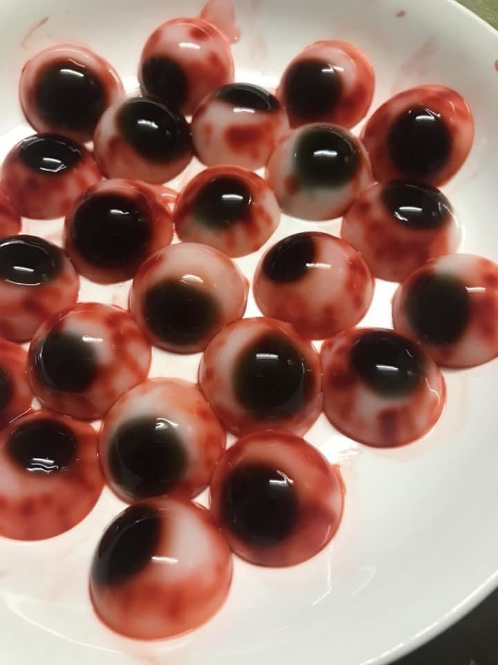 Ron nguoi chiec banh “ma quai” xuat hien tren pho Ha Noi-Hinh-3