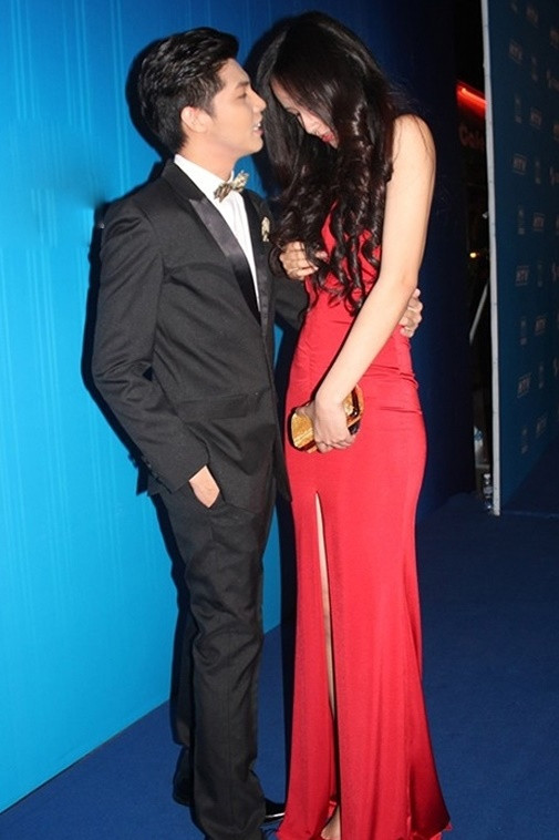 ai Phương Thúy cũng từng được Noo Phước Thịnh che chắn khi gặp sự cố váy áo.