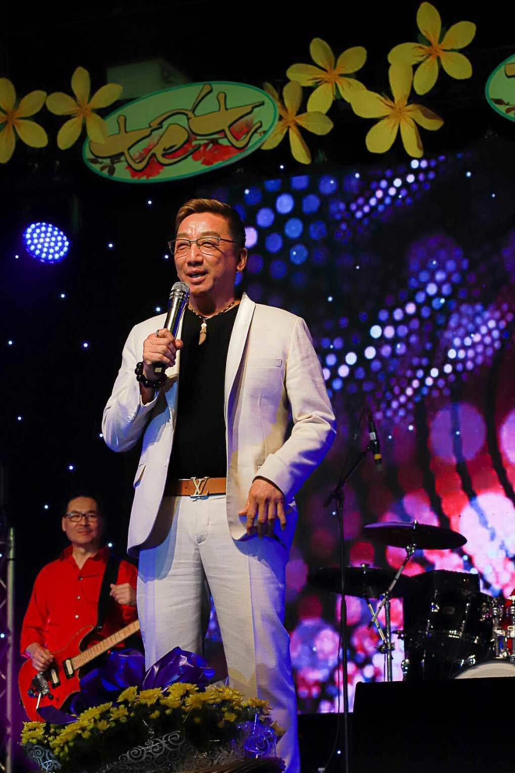 Năm 2010, Trường Vũ lần đầu trở về Việt Nam để tham gia biểu diễn tại một chương trình từ thiện lớn.