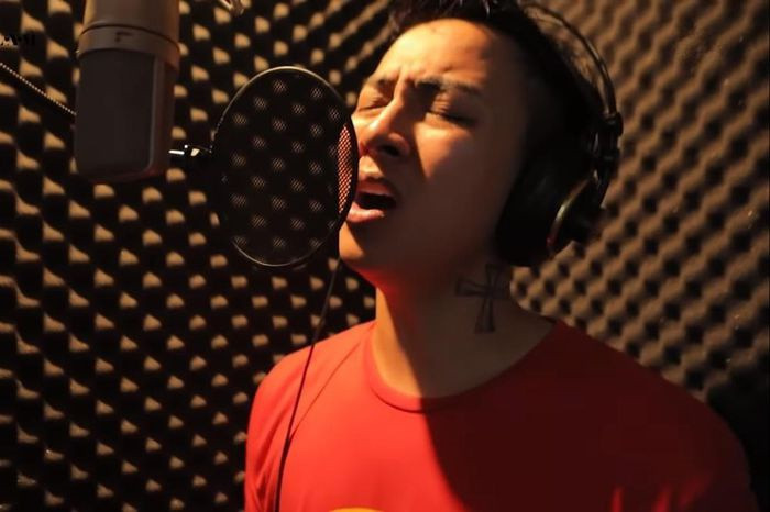 Buoc lui dang tiec cua Hoai Lam o cuoi nam 2020-Hinh-2