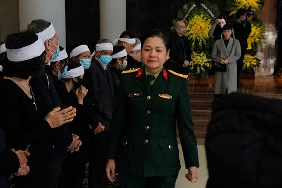 Với hơn 300 vở diễn dàn dựng cho các đoàn nghệ thuật, cùng với NSND Doãn Hoàng Giang, Lê Hùng, ông có công kiến tạo thời kỳ hoàng kim của sân khấu phía Bắc thập niên 1980, 1990. Không chỉ dựng kịch sân khấu, ông còn đứng sau nhiều vở tuồng, chèo, cải lương, dân ca... Ông nhận danh hiệu Nghệ sĩ Nhân dân năm 2006.