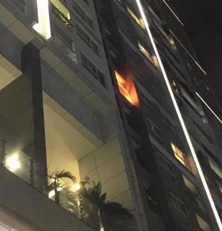 Chung cu bao chay, Trang Tran hoang, con gai theo vu em thao chay-Hinh-3